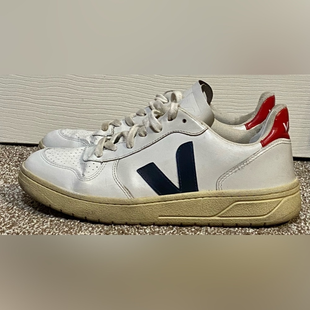 Size 7 - VEJA V-10 CWL White - VX072536A